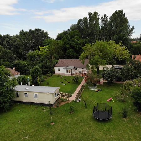 Hidlab Apartman Kimle Dış mekan fotoğraf